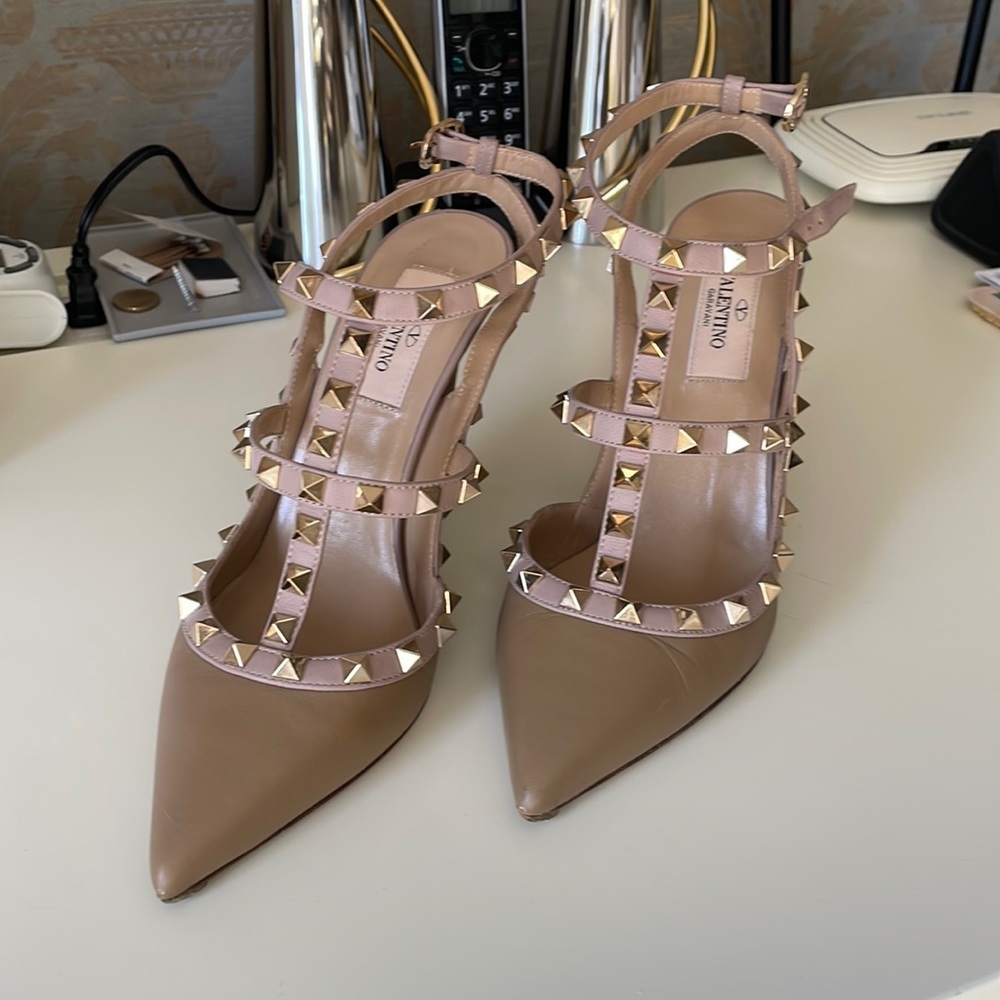 Very gently worn; excellent condition